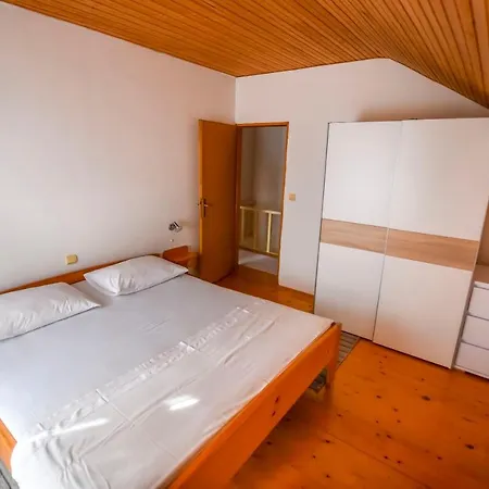 House Panula Mali Iž