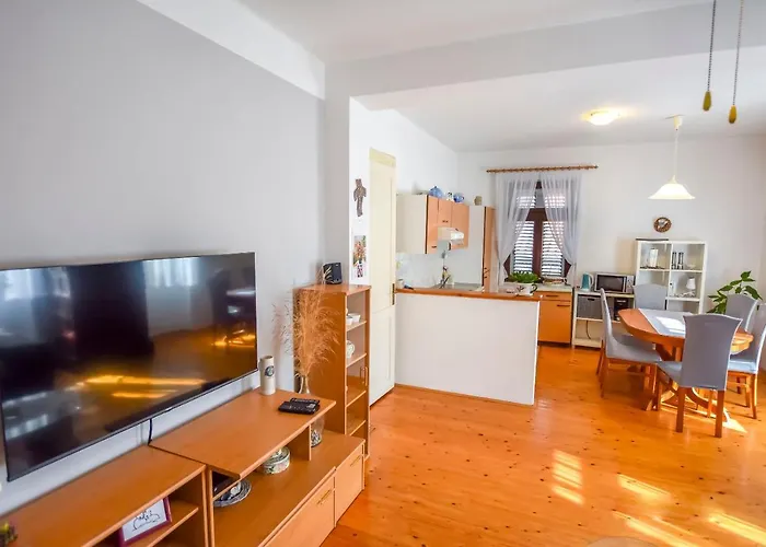 Semesterbostad House Panula