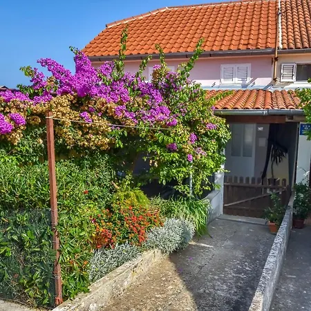 度假居 House Panula Mali Iž